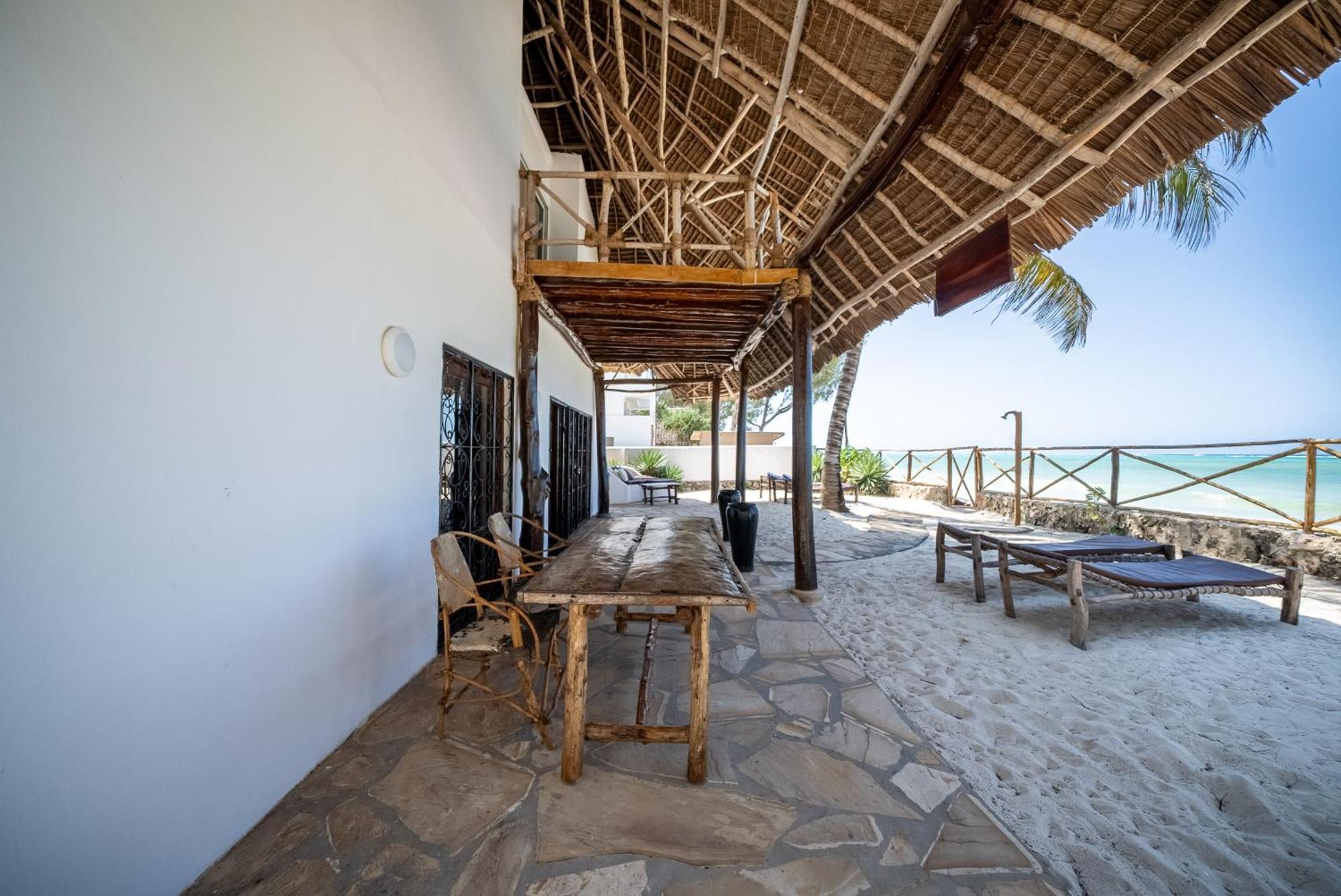 Beachfront Villa Patti Zanzibarhouses Kiwengwa  Exterior photo